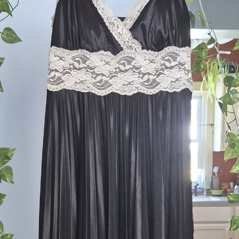 Elegant Lace Trim Gown